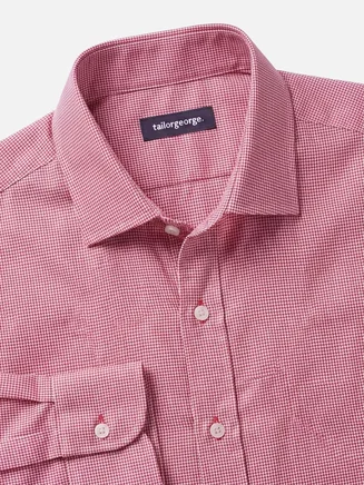 Camisa de sarga a cuadros rojos de fácil planchado